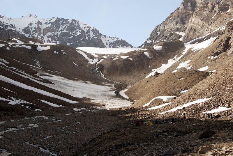 Файл:Pamir09 5ka Meshkov ostana bivak.jpg