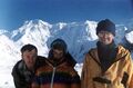 На леднике Южный Иныльчек Олег и Саня с девочкой из Красноярска