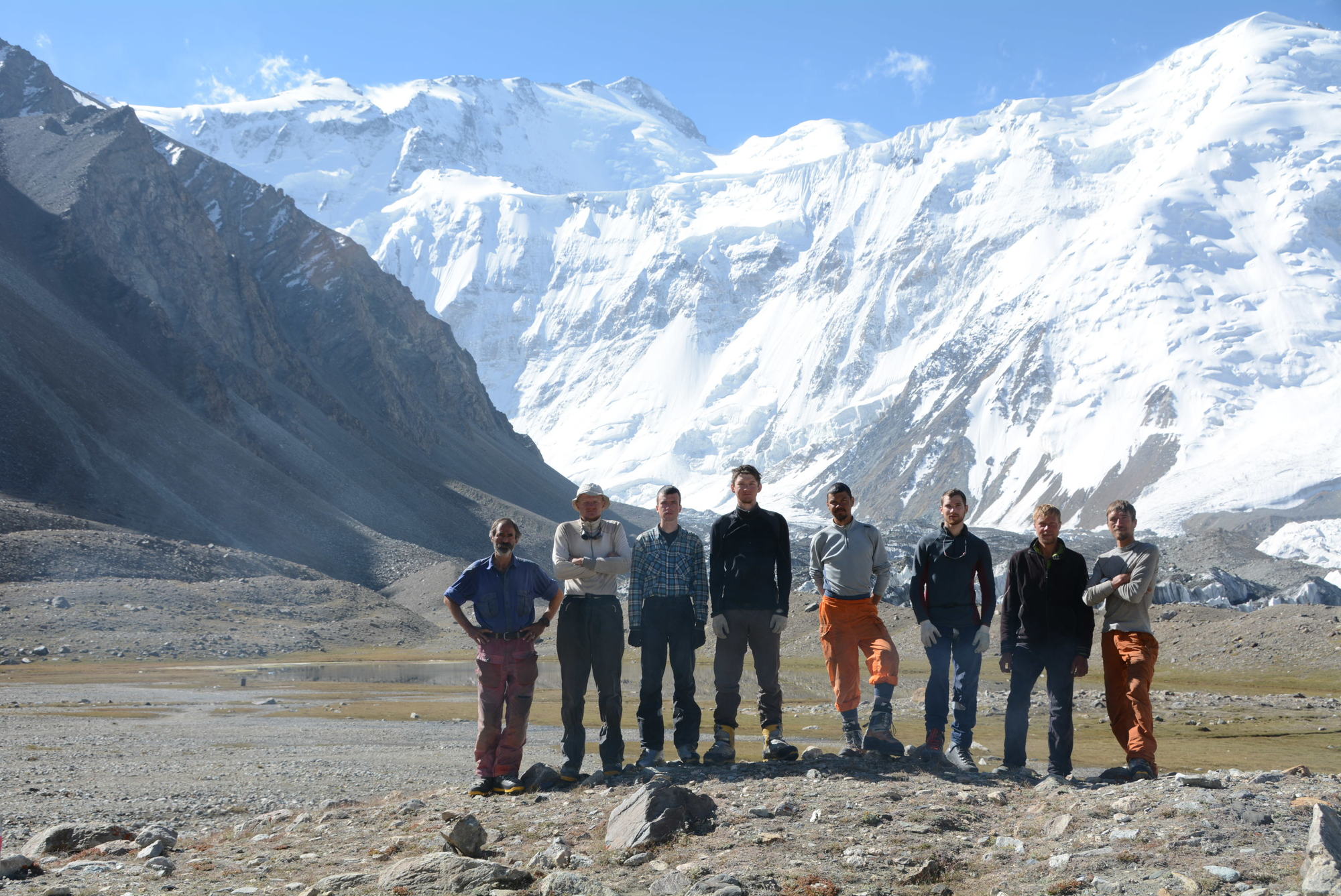 Grand pamir. Походы Памир Таджикистан. Памир горный поход. Поляна Москвина Памир. Южный Памир туристы.