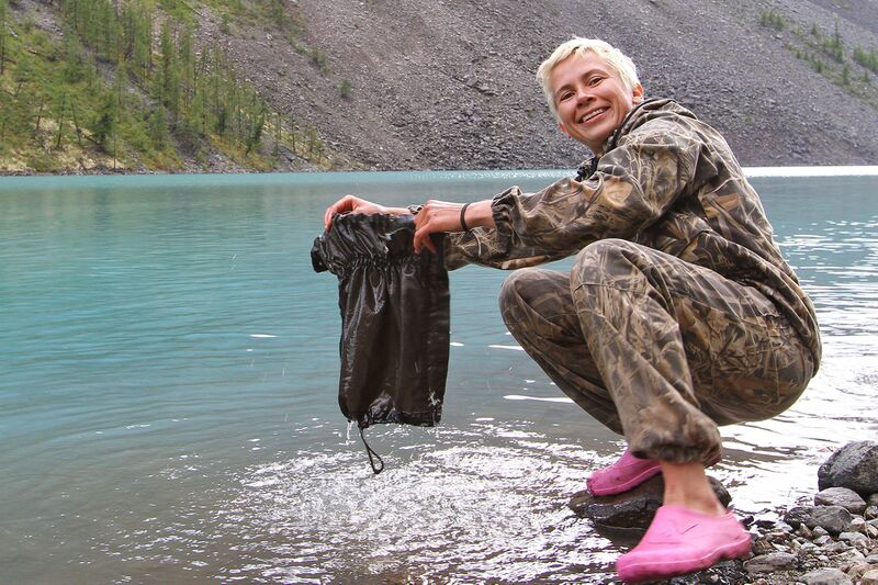 Файл:Julia-Vorobyeva-WashingGaiters.jpg
