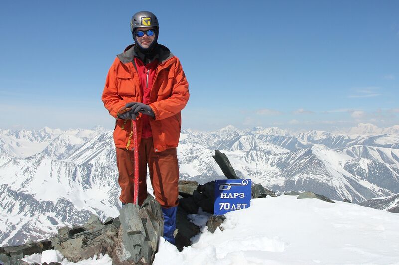 Файл:Igor-Blinov-OnTheTopOfTheMountain.jpg