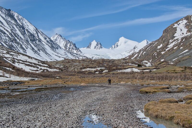 Файл:Chuyskiy peak 2024 Looking back.jpg
