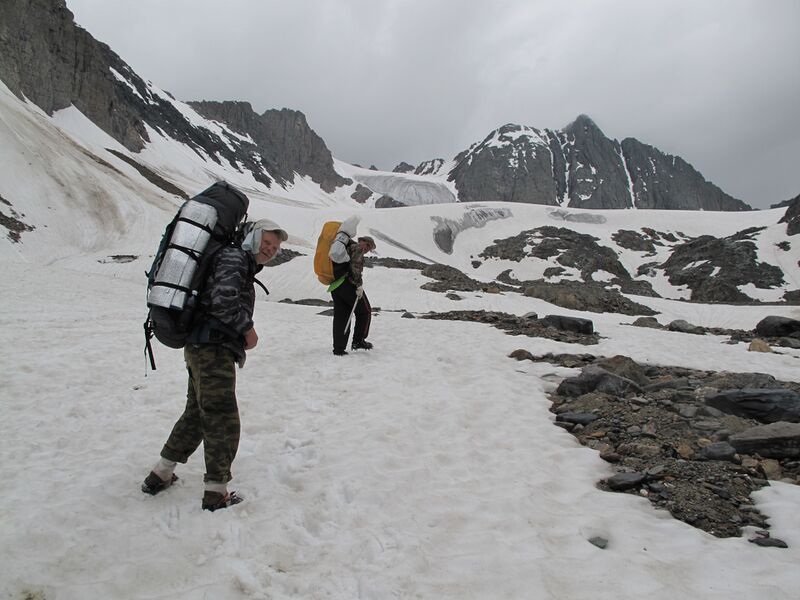 Файл:Igor-Blinov-CramponesOnSnow.jpg