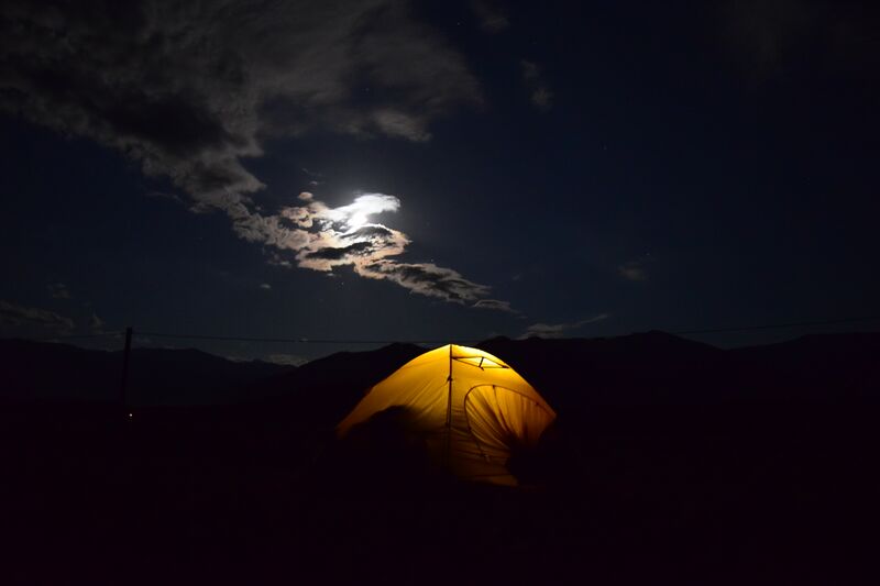 Файл:Katun Smol 2-ka first camp.jpg