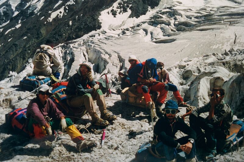 Файл:Pamir-alay-people-on-a-glacier-1995.jpeg