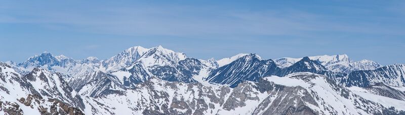Файл:Chuyskiy peak 2024 North Chuy peaks.jpg