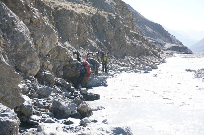 Файл:Scherbakov V Pamir2014 present054.jpg