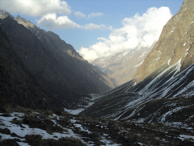 Файл:KirgII2012 Vista sul lago dalla morena DSC06574.JPG