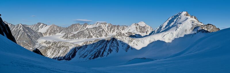 Файл:Iiktu-2025 Taldura glacier 4.jpg