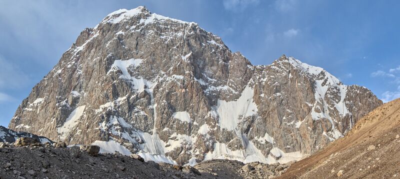 Файл:Koroleva-peak-2022.jpg