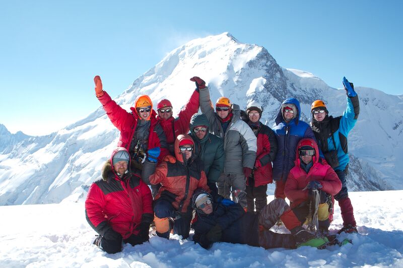 Файл:Pamir 2007 Babushkin peak grouppe.jpg