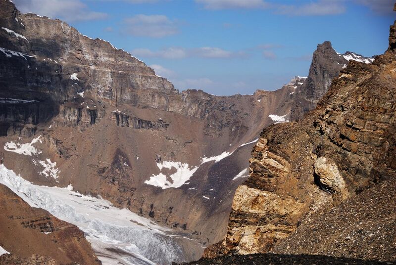 Файл:Pamir09 5ka Meshkov andiz spusk.jpg
