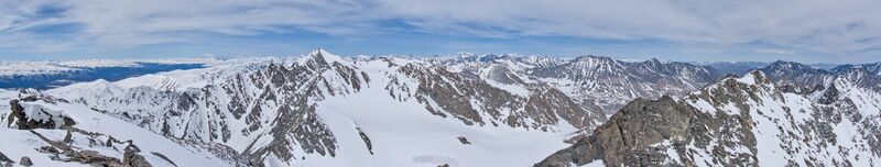 Файл:Chuyskiy peak 2024 West view.jpg