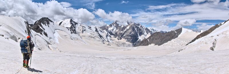 Файл:Grigoryeva-glacier-2022.jpg