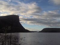 Гора и озеро Зарод на рассвете