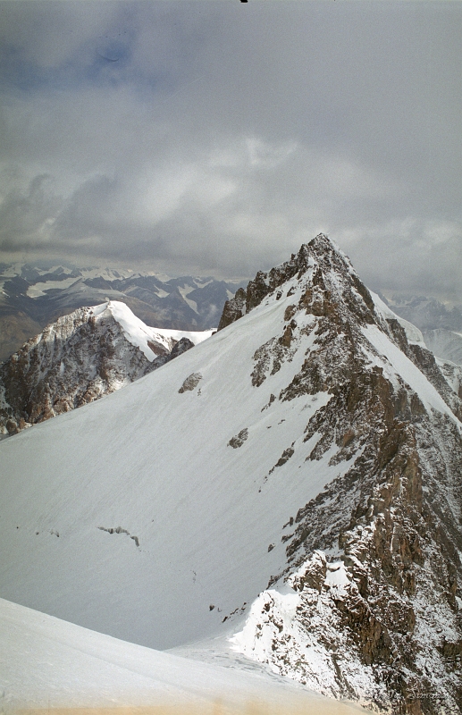 09-01.jpg -  5150  ,      