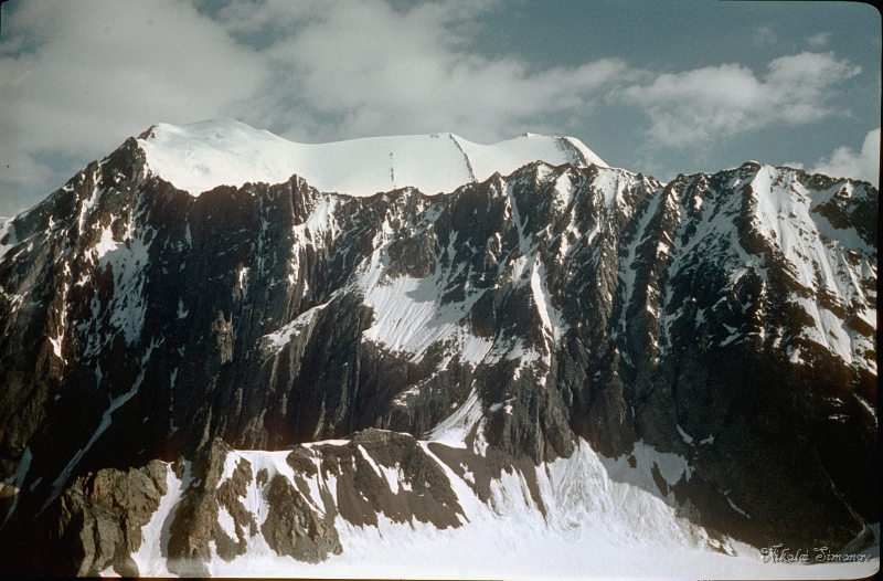 Altay85-042.jpg - Массив пика Актру, вид с перевала Тамма